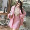 Veste en tweed rose Automne / Hiver Veste Femme Manteau Boucle de perle Côté frangé Petit parfum dans le manteau long 201127