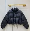 Bayan Kısa Ceketler Moda Lüks Aşağı Palto Kış Kızlar Trendy Parkas Metal Üçgen Mektup Tasarımcı Ceket Parka Aşağı Ceket