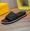 Clásicas mujeres hombres zapatillas Diapositivas Sandalias para mujer Zapatos Zapatilla Perla Estampado de serpiente Diapositiva moda Verano Ancho Plana Señora Sandalia con caja Bolsa para el polvo F99F