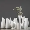 modernos vasos de porcelana