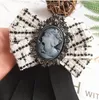 Pins broches vrouw big lint bowknot schoonheid hoofd corsage klassieke geruite mode sieraden dame shirts accessoires SeaU222222