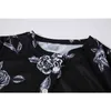 Black Long Sleeve Graphic Tees Women Floral Print Single Breasted O Neck Vintage Short T shirt Lady Stretchy Slim Sexy Crop Top 210417