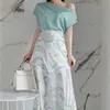 Kore Kadın Setleri Kadın Zarif 2 Parça Set Slash Boyun Kısa Kollu Katı Renk Üst T Gömlek + Yüksekliği Bel Baskı Uzun Etekler 210514