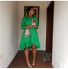 Damenaufkleber Bild Kleider Modetrend Langarm Strickjacke Hemd Kurze Röcke Designer mit Nagelperle Unregelmäßiger Faltensaum A-Schriftzug-Kleid