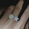 Cluster Anelli Moda Ins Fiore Zircone Diamanti Pietre preziose Aperto per le donne Oro bianco Argento Colore Gioielli Bijoux Accessori Regali