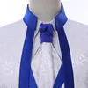 Белая королевская синяя оправа Сценическая одежда для мужчин Костюм Комплект Мужские свадебные костюмы Костюм Жених Смокинг Формальный (куртка + брюки + жилет + галстук Мужские блейзеры