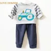 Love DDMM Boys Roupas Sets Kids Roupas Linda Letra Letra Carro T-shirts + Calças Infantil Roupas 210715