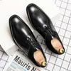 Ekleme PU Deri Erkekler Oxford Ayakkabı Benzersiz Yeni Tasarım Erkekler Elbise Ayakkabı İtalyan Mavi Siyah Erkekler Parti Düğün Ayakkabı