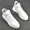 High Top Fashion Business Wedding Leather Shoes Luxury Designer Män Casual Walking Sneakers Runda Toe Vit Ankel Motorcykel Stövlar