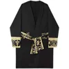 IEFB Satin haut de gamme personnalité coréenne Japanees tendance Robe portant coupe-vent mi-long manteau pour hommes noir blanc 9Y6535 210819