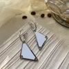 Triangolo Geometric Hoop Huggie Europeo e American Esagerato Personalità semplice Donne Lettera P Wild Temperament Earrings francese2335