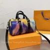 Bolsas de grife mais recentes Tie Dye Nano Pillow Bag Feminina Masculina Luxos Travel Handle Handbag 2021 Europa e América Popular Bolsa M80953 XS