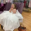 2021 Ivory Satin Flower Girl Dresses Ball Gown Spaghetti Tiers Liltle Barn Födelsedag Pageant Wedding Gowns