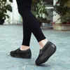 2021 남성 여성 스포츠 러닝 신발 고품질 통기성 메쉬 트리플 블랙 네이비 블루 핑크 야외 증가 주자 운동화 크기 35-42 WY34-1608