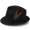 قبعات واسعة الحافة الرجال نساء Fedora Trilby Caps Feather Band Jazz Sunhat Classical Party Street Street Outdoor Travel Winter Size US 7 1/8 UK M