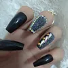 korta svarta naglar