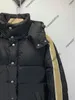 24SS Winter Mens Down Jacket Designers Kläder Kvinnjackor Långärmad reflekterande brev tryckt med huva män Kvinnor Modekläder