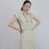 DEAT Women Khaki Bandage Yellow Hollow Out Blouse New V-collar sleeveless sexy Shirt Fashion Spring Summer 1X88107 210428