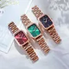 Orologi da polso Famoso orologio di Hong Kong Kezzi Cassa da donna con cinturino in acciaio rosa Quadrante rettangolare Tre piccole lancette Visualizzazione della data Femminile