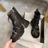 Deri Bayan Bayanlar Ayak Bileği Çizmeler Orta Topuk Lace Up Işçi Ordu Siyah Goth Ayakkabı Sonbahar Seksi Zincir Yüksek Kalite P416 211105