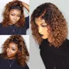 Korta Ombre Brown Curly Wigs Bob Deep Wave Human Hair 13x4 Markerad Syntetisk Lace Front Wig för svarta kvinnor