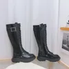 Botas pequeñas Knight para mujer, otoño e invierno, 2021, por debajo de la rodilla, charol, suela gruesa, motocicleta de cañón alto