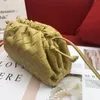 Designer Mode echte Gewebe Leder -Wolkenbeutel Damen Clutch Hand weiche Knödel Hobo -Umhängetaschen Geldbörse High Quality274U