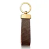 Luxury DesignerKeyChain Nyckelkedja Buckle Lovers Car Keychain Handgjorda läder Keychains Men Kvinnor Väska Pendant Tillbehör 4 Färg 242V