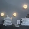 Lampade da parete lunari in resina nordica Soggiorno Lampada decorativa per bambini Studio Camera da letto Applique da comodino Luci Apparecchi di illuminazione