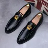 2021 Newest Fashion embroidery Crown designer Men Classical Shoes Pageant Luxury Flat Walking Dress Party Wedding Footwear zapatos hombre vestir
