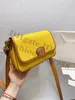 Flep Crossbody Omuz Çantaları 2022 Tasarımcı Siyah Gerçek Deri Kadın Bayanlar Moda Markası Beyaz M 25 Boyut Çantalar Lüks Bahar Yaz Küçük Kare Flap Bag Çanta