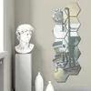 12 adet Kendinden Yapışkanlı Yansıtıcı Altıgen Şekil Ayna Duvar Çıkartmaları Aynalar Essenekler Dekorasyon Duvar Yatak Odası Duvar Ev Dekorasyonu Için 210705