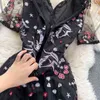 Style d'été européen américain brodé fleurs robes femme col en v à manches courtes taille mince robe mi-longue C787 210506