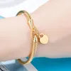 Bangle Classic Design Hook Cuffs Hang Peach Heart Charm Armband för kvinnor Rostfritt stål Kabel Smycken Kärlek Pulsera Present