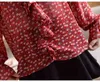 Långärmad blus Kvinnor Blusas Mujer de Moda Ruffles V-Neck Red Print Chiffon Blusskjorta Toppar Kvinnor Kläder Blusa D824 210426