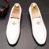 2021 Sommar Män Business Shoes Broderi Moccasins Homecoming Designer Bröllop Man Oxford Flats Big Yards US Storlek: 6.5-9