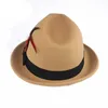 Frauen Fedora Hut mit Feder Männer Kleiner Krempe Hüte Frau Filz Hut Damen Fedoras Mann Casual Cap Weibliche Männliche Top Caps Frühling Herbst Winter Mode Zubehör Großhandel