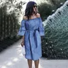 Kvinnor sexig off-axel flare ärm denim klänning vår sommar casual sashes tie-färg blå wrap hip midi dress party vestido 210416