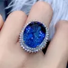 Big Oval 7 Blue Crystal Sapphire Topaz Pietre preziose Anelli di diamanti per le donne Oro bianco Colore argento Gioielli per feste Bague Gift