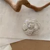 2021 Trend Pearl Email Camellia Broschen für Frauen Elegant Blume Pins Modeschmuck Mantel Zubehör Brosche