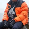 Hombres Abajo Parkas Abrigos Mujer Chaqueta de algodón Abrigo de invierno Moda al aire libre Clásico Casual Cálido Unisex Cremalleras Tops A prueba de viento Protección contra el frío Outwear Múltiples colores