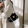 Модная сумка Tote маленькая PU кожаная жемчужная цепь Crossbody S для женщин Trend сумочка женская фирменная тенденция