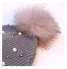 Dankeyisiの女性の帽子秋冬帽子女性暖かいラインストーンの毛皮のポン・ビーニーニット・ファッションスカーフ・レディー帽子diy poms y21111
