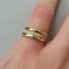 Bague de mariage classique pour femmes, bagues simples avec pierres CZ pavées au milieu, bijoux de fiançailles discrets et délicats