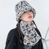 2st / set Vinter Kvinnor Leopard Print Faux Fur Plush Bucket Hattar Scarf Outdoor Warm Hat Soft Velvet Fisherman Cap