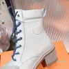 Botas de cuero de diseñador Damas Damas de tobillo Cowle Boot Outumn Winter Winter Heel Martin Booties Fashion Camforthidable Zapatos
