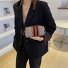 Torebka damska w nowym stylu na telefon komórkowy trzymająca małą kwadratową torbę na ramię