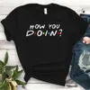 Envmenst 100% coton T-shirt Friends TV Show Quotes How You Doin Women Short-Sleeve Fashion Funny Tops T-shirts Pour Hommes Femmes 210406