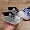 Pierwsze spacerowicze 2022 Modne paski Baby Boys Sneakers niemowlę malucha chłopiec swobodny buty zapatos de