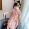 女の子のドレス2022女の子フローラルレースプリンセスドレスウェディングホワイトガウンガールドゥーダウンカラー韓国服子供パーティーウェアコスチューム